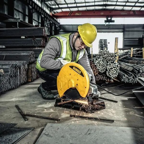 Пила монтажна мережева DeWALT D28730:2300 Вт, диск 355 мм, глибина різання 125 мм, 15,5 кг D28730 фото