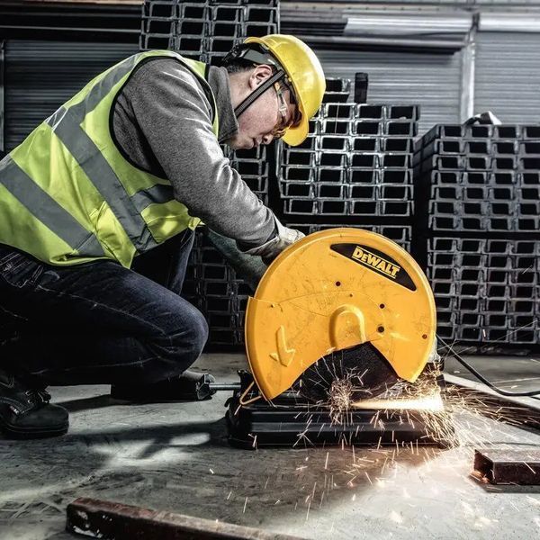 Пила монтажна мережева DeWALT D28730:2300 Вт, диск 355 мм, глибина різання 125 мм, 15,5 кг D28730 фото
