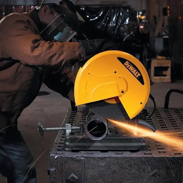 Пила монтажна мережева DeWALT D28730:2300 Вт, диск 355 мм, глибина різання 125 мм, 15,5 кг D28730 фото