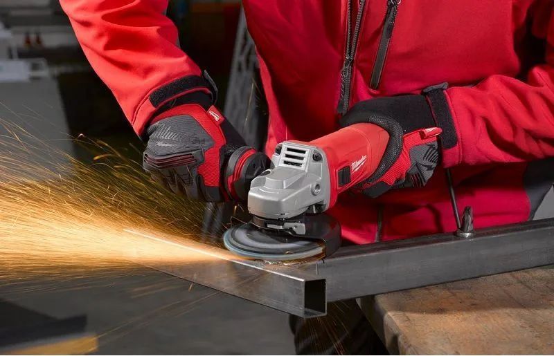 Професійна кутова шліфувальна машина Milwaukee AGV 10-125 EK : 1000Вт, 11000 об/хв, диск 125 мм (4933451222) 4933451222 фото