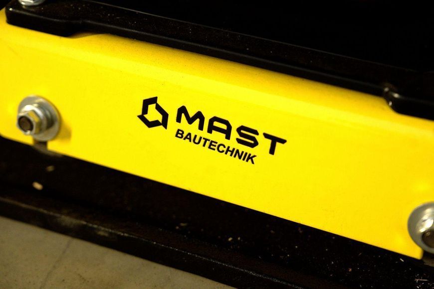 Віброплита MAST Bautechnik MT-PCI110,Розмір плити - 530х500 мм ,Ущільнення до 300 мм MT-PCI110 фото
