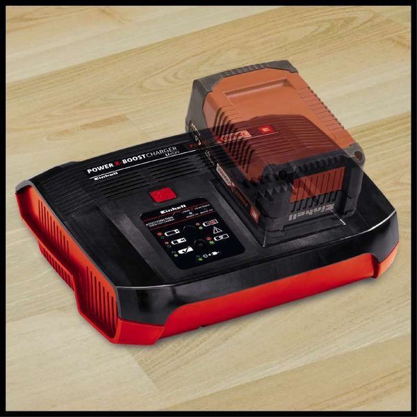 Потужний прискорений зарядний пристрій до акумуляторів Einhell 18V Power-X-Boostcharger 6 A : зарядний струм 6 А (4512064) 4512064 фото