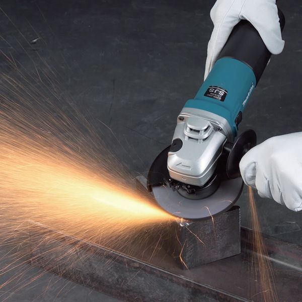 Професійна кутова шліфувальна машина Makita 9565 CVR: 1400 Вт, &Oslash; диска 125х22,23 мм, 12000 об/хв, вага 2.4 кг 9565CVR фото