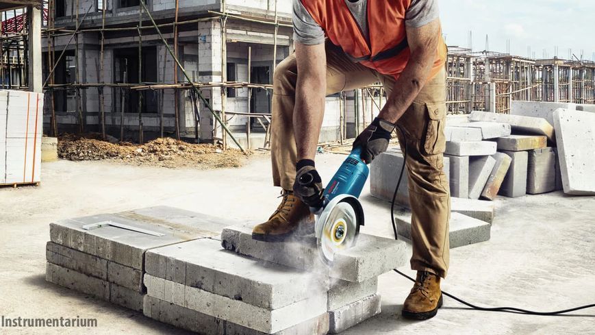 Професійна кутова шліфувальна машина (болгарка) Bosch GWS 2200 : 2200 Вт, 6500 об/мин, диск 230 мм 06018C1320 фото
