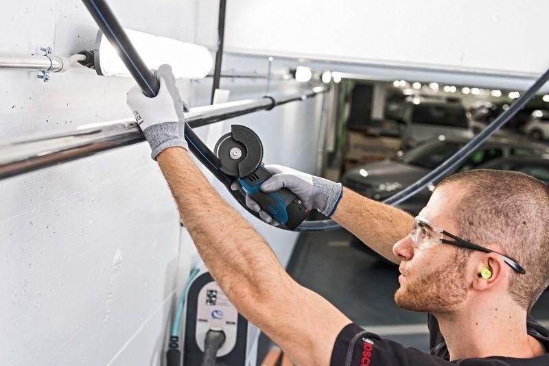 Акумуляторна кутова шліфувальна машинка 12В Bosch GWS 12V-76 + акб + зарядне + 3 круги + вкладка L-BOXX 0615990M3E фото