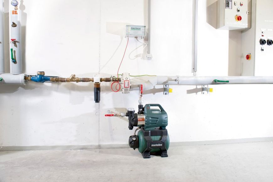 Потужна побутова насосна станція Metabo HWWI 4500/25 Inox : 1300 Вт, 4500 л/год., 4,8 бар, висота подачі 48 м 600974000 фото
