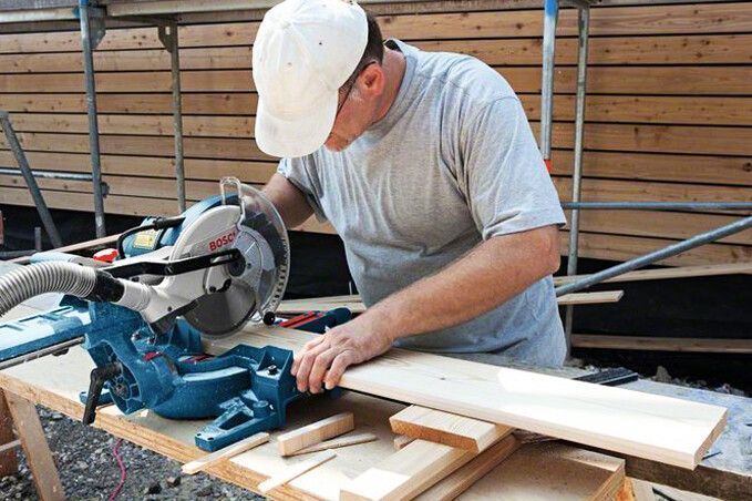 Торцювальна пила Bosch Professional GCM 800 SJ : 1,4 кВт, 5500 об/хв. глибина/довжина різу 70/270 мм, диск 210-216 мм 0601B19000 фото