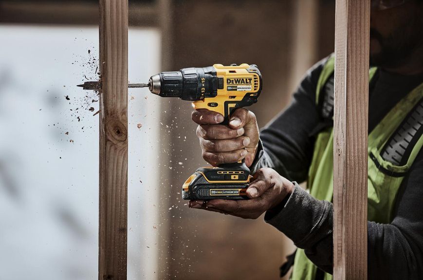 Потужний акумуляторний дриль-шуруповерт безщітковий DeWALT DCD777S2T : 65 Нм, 18B (акум. 2шт 1.5A ельбокс) DCD777S2T фото