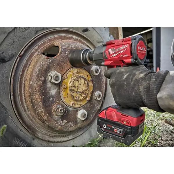Гайковерт високомоментний MILWAUKEE 1/2" (881 Нм) з кільцем M18 FMTIW2F12-502X: з АКБ 18V 2шт-5 Ah+ЗП, кейс, 3100уд/хв, 1325 об/хв 4933478450 фото