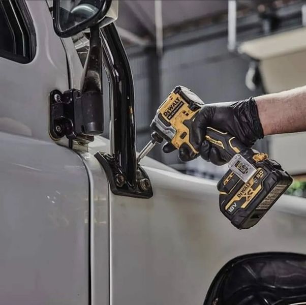 Професійний шурупокрут акумуляторний ударний безщітковий DeWALT DCF850NT : без АКБ,1 &frasl; 4, 206Нм (DCF850NT) DCF850NT фото
