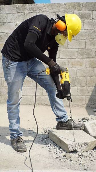 Перфоратор мережевий SDS-Plus DeWALT D25143K: 3 Дж, 900Вт, 1450 об/хв., 5350 уд/хв.. D25143K фото