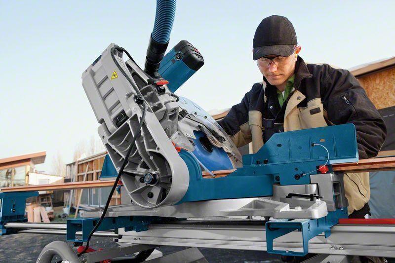 Ручна настільна торцювальна пила по дереву Bosch GCM 12 GDL : 2000 Вт, глибина різу 104мм, круг 305 мм (0601B23600) 0601B23600 фото