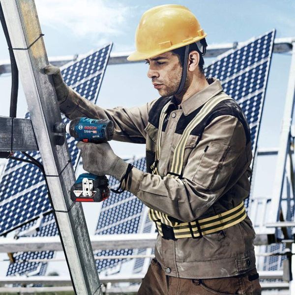 Професійний акумуляторний ударний гайковерт Bosch Professional GDS 18V-400 : без АКБ, 400 Hm, 2500 об/хв, 3700 уд/хв 06019K0021 фото