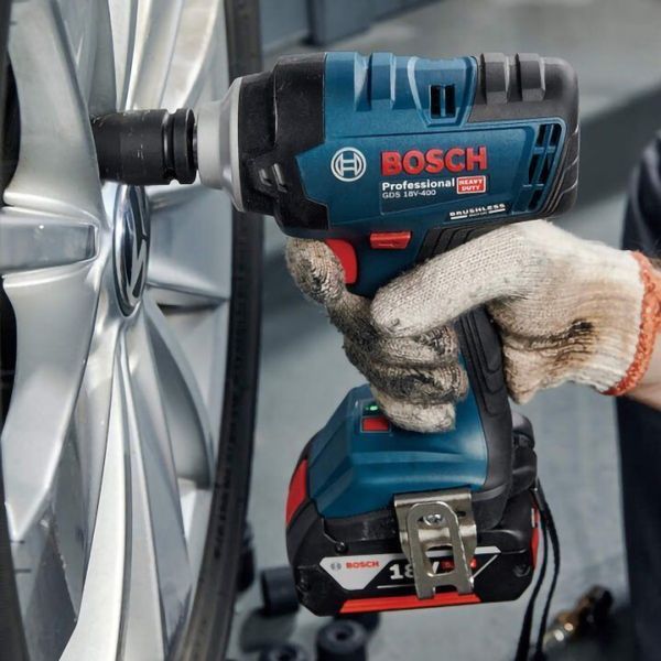 Професійний акумуляторний ударний гайковерт Bosch Professional GDS 18V-400 : без АКБ, 400 Hm, 2500 об/хв, 3700 уд/хв 06019K0021 фото