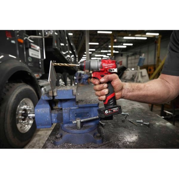 Професійний набір акумуляторного інструменту Milwaukee M12 FPP2H2-402X : шурупокрут, гайкокрут 4933492512 фото
