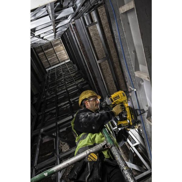 Степлер цвяхозабивний по бетону акумуляторний безщітковий DeWALT DCN890P2 : 18V, акум 5 Ач - 2 шт + зарядне DCN890P2 фото