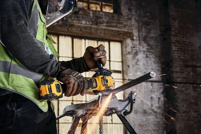 Професійна шліфмашина кутова - болгарка акумуляторна безщіткова DeWALT DCG409VSNT : без АКБ, диск 125мм (DCG409VSNT) DCG409VSNT фото