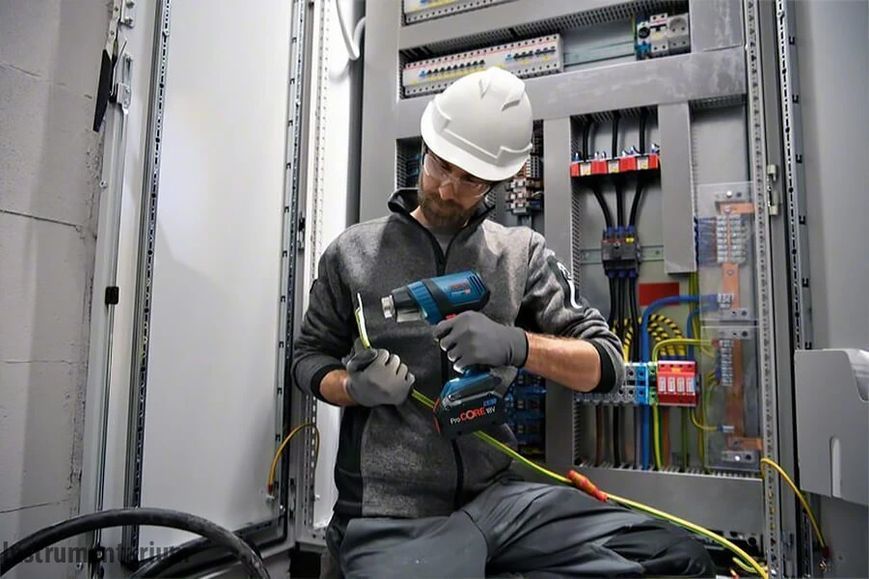 Професійний акумуляторний технічний фен Bosch Professional GHG 18V-50 : без АКБ, 2 насадки, 300&deg;С / 500&deg;С 06012A6500 фото