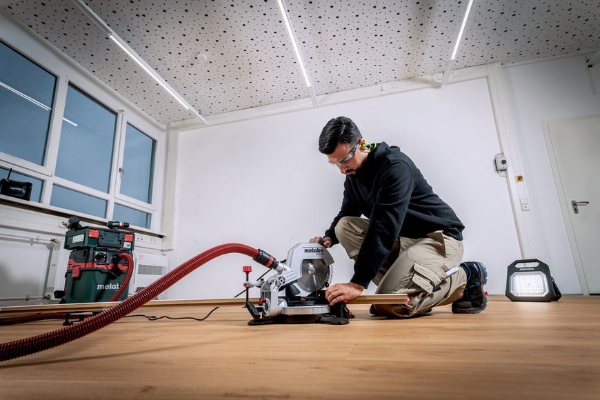 Професійна торцювальна пила Metabo KS 216 M New : 1350 Вт, диск 216 x 30 мм 610216000 610216000 фото