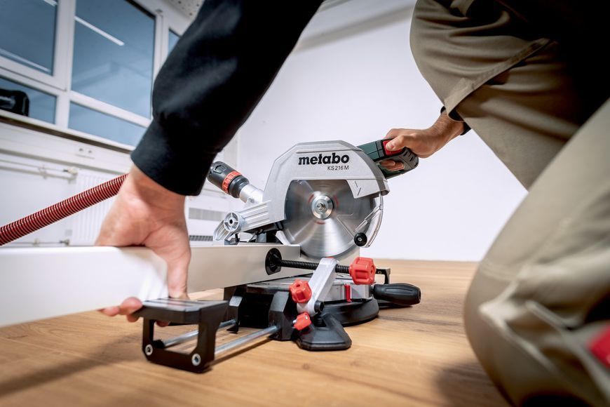 Професійна торцювальна пила Metabo KS 216 M New : 1350 Вт, диск 216 x 30 мм 610216000 610216000 фото