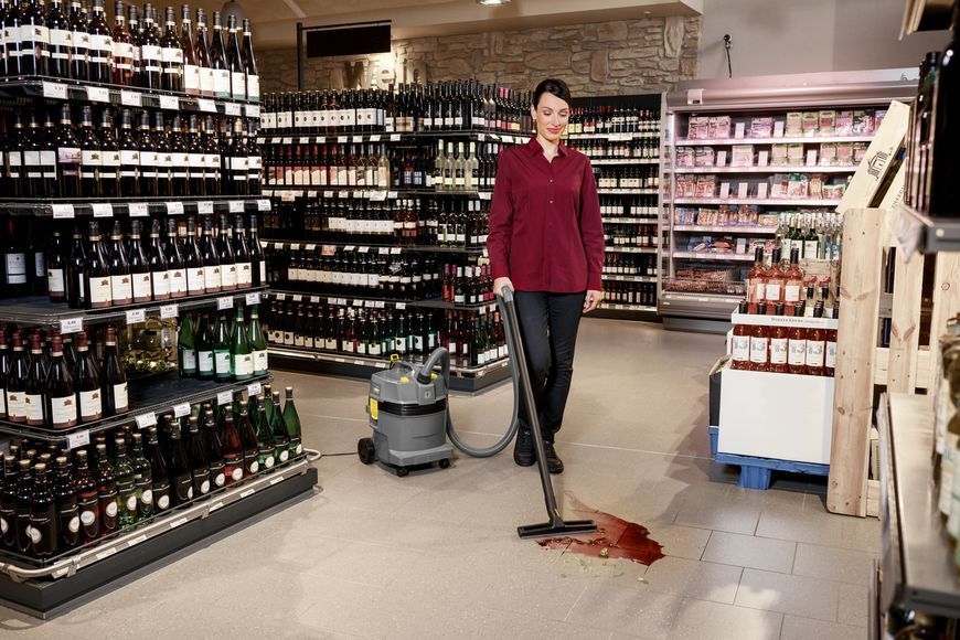 Професійний пилосос Karcher NT 22/1 Ap : 1300Вт, бак 22л, прибирання сухе/вологе 1.378-600.0 фото