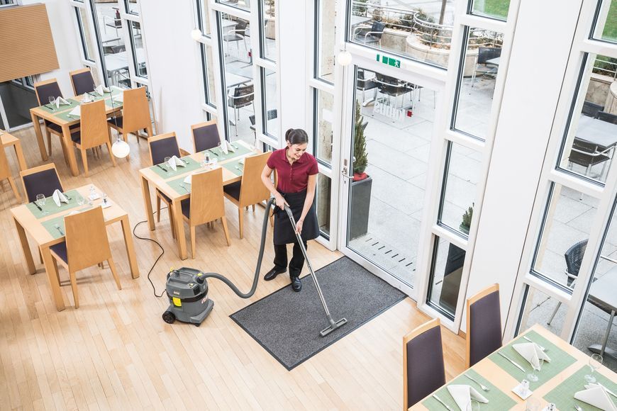 Професійний пилосос Karcher NT 22/1 Ap : 1300Вт, бак 22л, прибирання сухе/вологе 1.378-600.0 фото