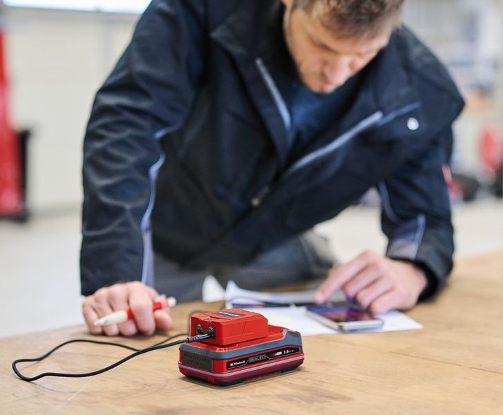 Акумуляторний адаптер для зарядки USB-пристроїв Einhell TC-CP 18 Li USB A/C-Solo (4514148) 4514148 фото