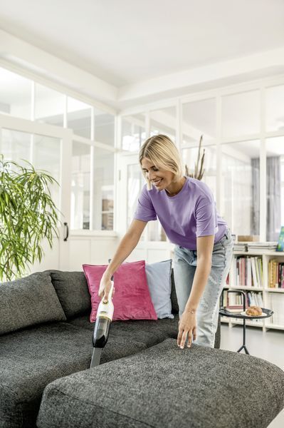 Порохотяг акумуляторний KARCHER CVH 4 (4В/каркас/ручний) 1.198-450.0 фото