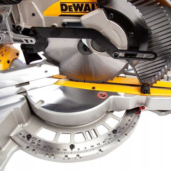 Пила торцювальна мережева DeWALT DWS727: 1675 Вт, глибина різу 150 мм, коло 250 мм, гальмо 10 секунд DWS727 фото