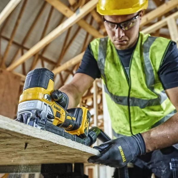 Пила лобзикова акумуляторна безщіткова DeWALT DCS335N (без акума і зарядки) : 18B, 135мм глибини DCS335N фото