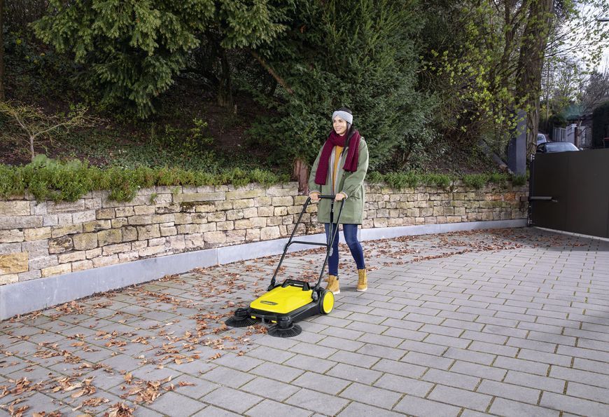 Потужна ручна підмітальна машина&nbsp;Karcher S 4 Twin 2in1 (1.766-365.0) 1.766-365.0 фото