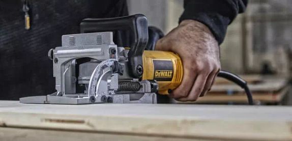 Фрезер ламельний мережевий DeWALT DW682K: 10000 об/хв.,Пазовна фреза &Oslash;100 DW682K фото