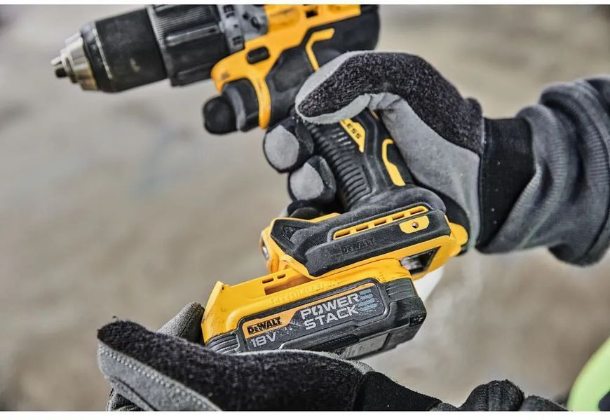 Професійна дриль-шуруповерт акумуляторна безщіткова ударна DeWALT DCD805E1T : з АКБ 18V 1.7 Ah, 90 Нм, 2 швидкості, вага 1.34 кг DCD805E1T фото