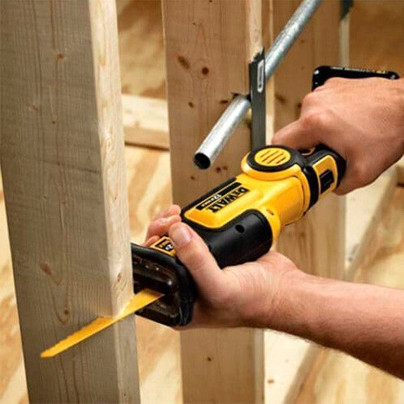 Акумуляторна шабельна пила DeWALT DCS310N: без Акб 10.8В, 2700 ход/хв. Електроножовка DCS310N фото
