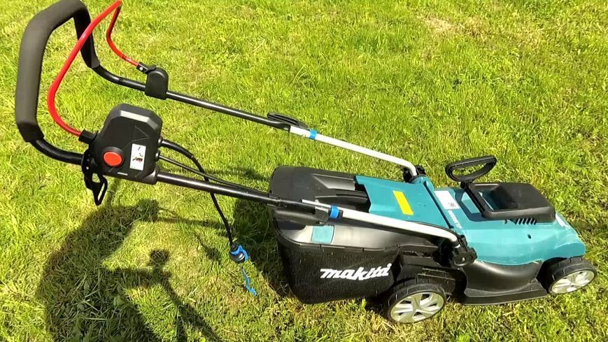 Професійна електрична газонокосарка Makita ELM3320 : 1200 Вт, 3400 об/хв, висота скошування 20/40/55 мм ELM3320 фото