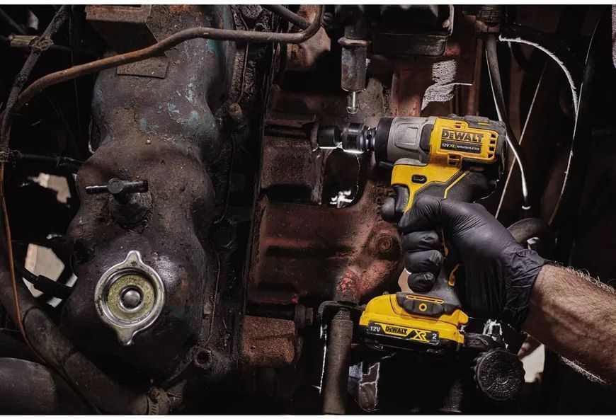 Гайковерт ударний акумуляторний безщітковий DeWALT DCF902D2 (акум 2 ампера 2шт і зарядка) : 12В, 168 Нм, 3/8 оригінал кейс DCF902D2 фото