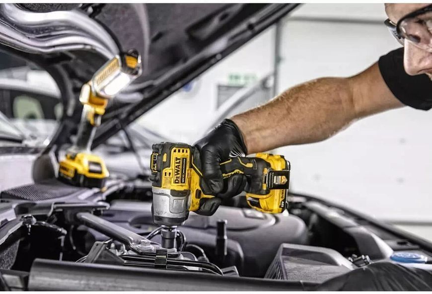 Гайковерт ударний акумуляторний безщітковий DeWALT DCF902D2 (акум 2 ампера 2шт і зарядка) : 12В, 168 Нм, 3/8 оригінал кейс DCF902D2 фото