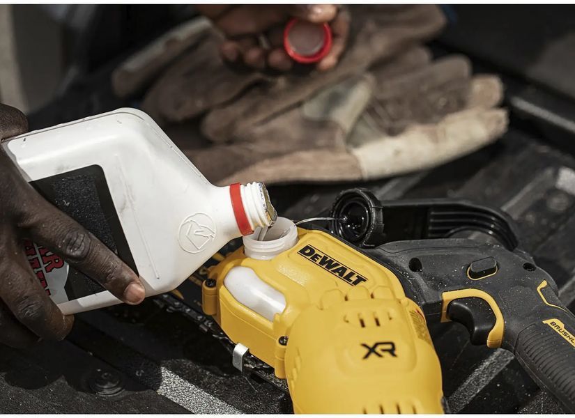 Професійна міні-пилка ланцюгова акумуляторна безщіткова DeWALT DCMPS520N : без АКБ, шина 20см (DCMPS520N) DCMPS520N фото