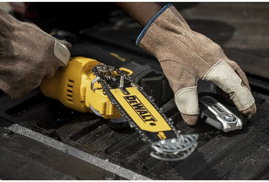 Професійна міні-пилка ланцюгова акумуляторна безщіткова DeWALT DCMPS520N : без АКБ, шина 20см (DCMPS520N) DCMPS520N фото