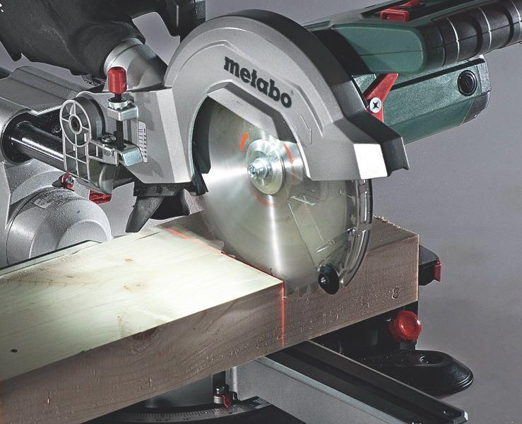 Ручна торцювальна пила з протяжкою по дереву Metabo KGS 216 M : 1500 Вт, глибина різу 65мм, круг 216 мм (619260000) 619260000 фото