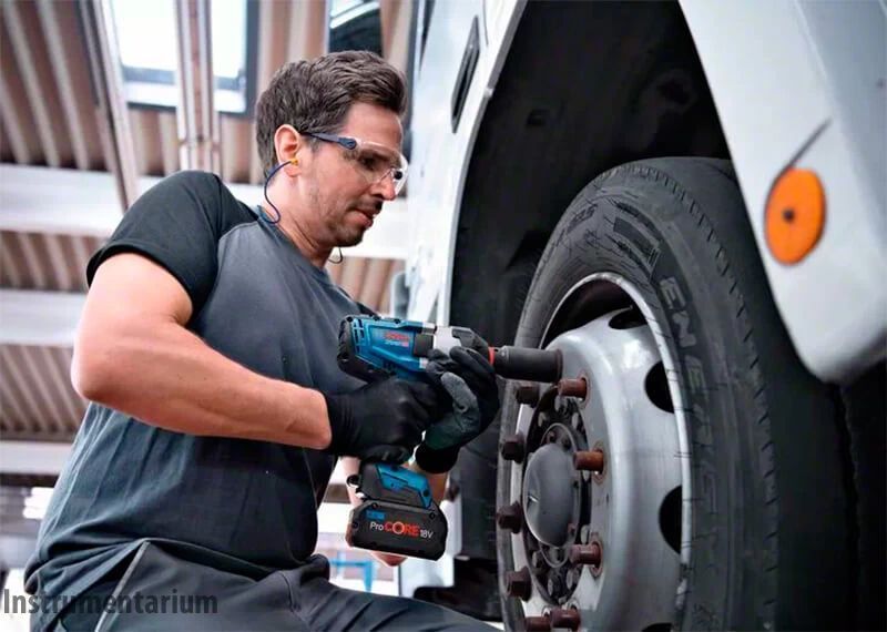 Професійний акумуляторний ударний гайковерт Bosch Professional GDS 18V-1050 H : без АКБ, 1050 Hm, 1750 об/хв, 2600 уд/хв 06019J8500 фото