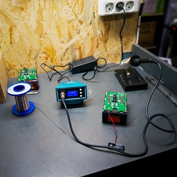 Професійний акумуляторний паяльник MILWAUKEE M12 SI-0 : без АКБ, КАРКАС (4933459760) 4933459760 фото
