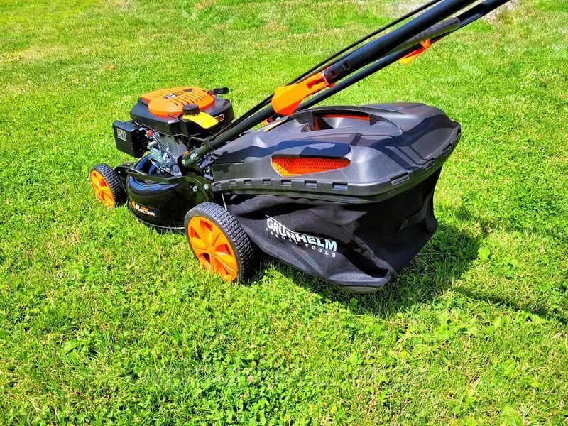 Професійна газонокосарка бензинова Grunhelm S461VHY самохідна : 123 см.куб, ширина скошування 46 см, висота 25-75 см S461VHY фото