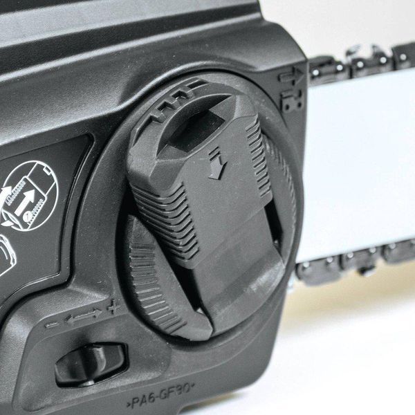 Електрична ланцюгова пила 2 кВт, шина 45см, Makita UC 4551 A UC4551A фото