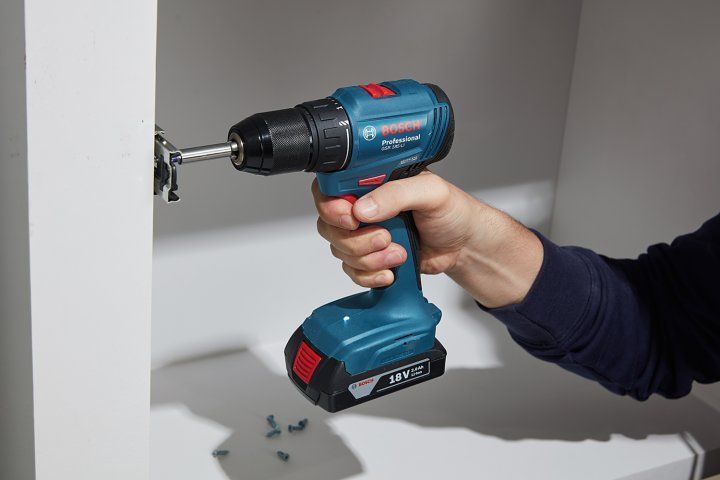 Акумуляторний безщітковий дриль-шурупокрут Bosch GSR 185-LI Professional : 2 АКБ 18V 2.0Ah + З/П, 1900 об/хв, вага 1.3 кг у кейсі 06019K3000 фото