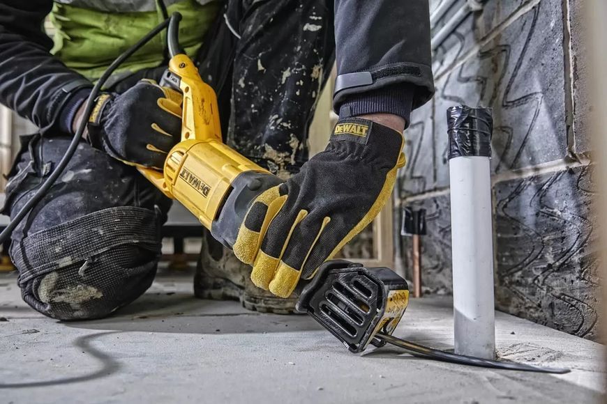 Електрична сабельна пила по дереву і металу (електроножівка) DeWALT DWE305PK : 1100 Вт шабельна пила DWE305PK фото