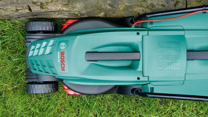 Потужна газонокосарка електрична Bosch Rotak 32 : 1200 Вт, ширина захвата 32 см, висота зрізу 20,40,60 мм 0600885B00 фото