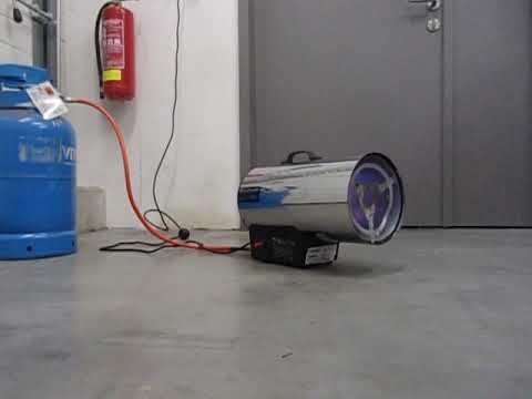 Потужний обігрівач газовий Einhell HGG 300 Niro : з АКБ 18V 2.5Ah, 30 кВт, тиск 1.5 бар, витрата повітря 1000 м3 / г (2330910) 2330910, 4512097 фото
