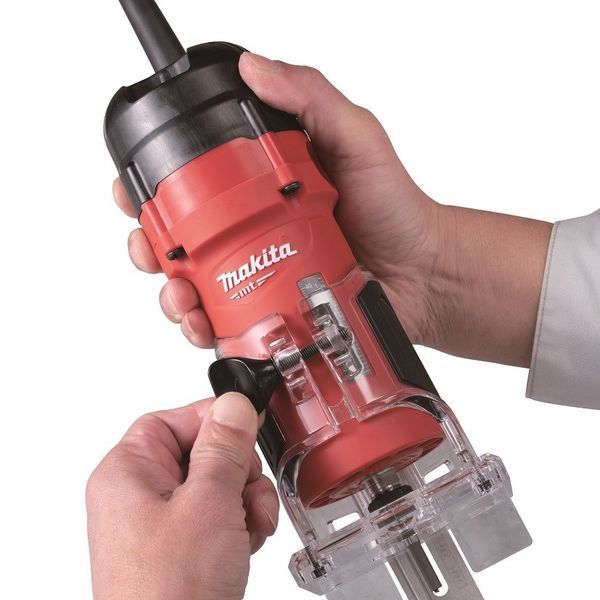 Електричний ручний столярний фрезер Makita 3702 : 530 Вт, 6 цанга, 35000 об/хв електрофрезер 3702 фото