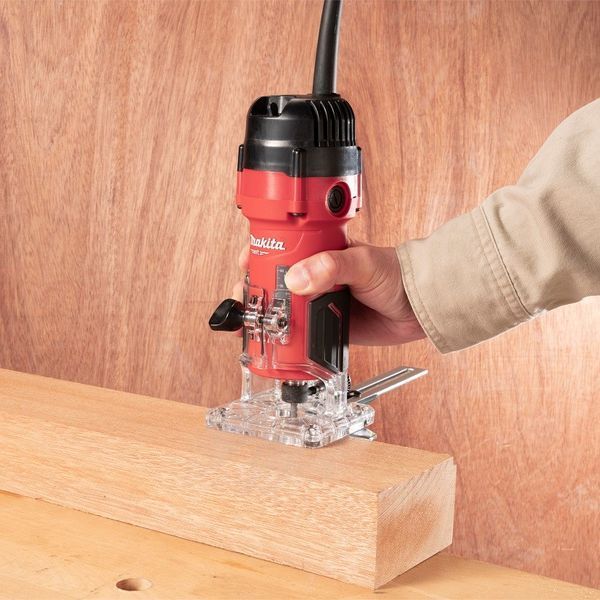 Електричний ручний столярний фрезер Makita 3702 : 530 Вт, 6 цанга, 35000 об/хв електрофрезер 3702 фото